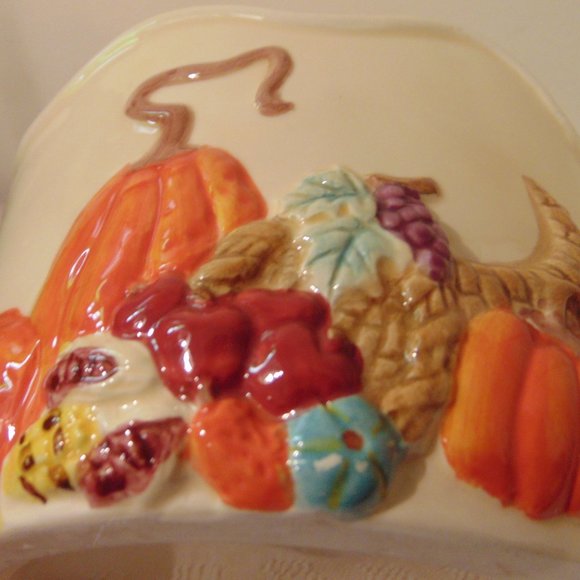 Harvest Time Ceramic Container, Features Pumpkins, Apples, Gourds, 4 inches tall - Picture 8 of 10
